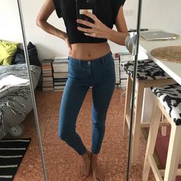 Jeans super skinny taglia 34, usati ma in ottime condizioni. Bershka