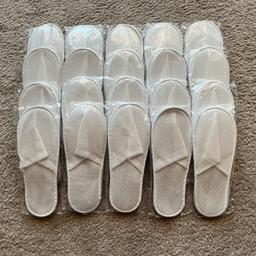 Brand New In the Packets 
20 Pairs of slippers 
Individually wrapped
Size - Medium (UK 3-6)

🏃🏼‍♀️ Collection Dartford DA1 
📦 Postage £3 
🌟 5 Star Seller - Happy Shopping 🛍