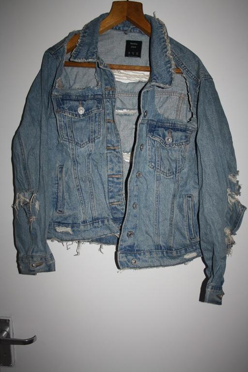 Buy & Sell North West London Camden - Photos for women's size M Bershka ripped jean jacket