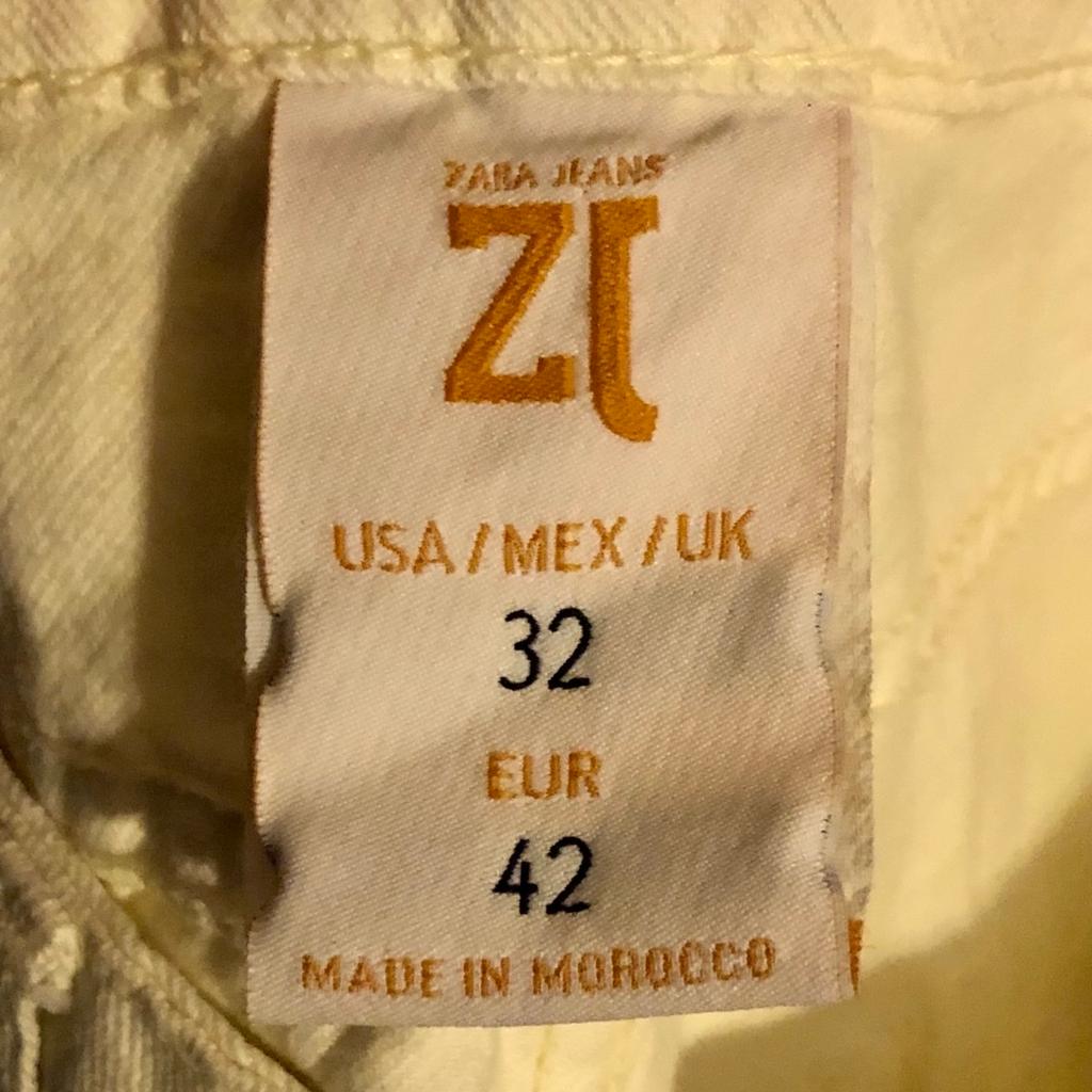 Hallo,

biete hier eine weiße Jeans von „Zara Man“ in der Größe 32 zum Verkauf an. Sehr guter Zustand.

Versand und Abholung möglich. Barzahlung bei Abholung, Überweisung oder PayPal (F+F) möglich. Versandkosten on top.

*Privatverkauf, daher keine Rückgabe*