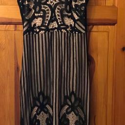Brand new lace midi dress for sale from newlook

Size 10

Ls8