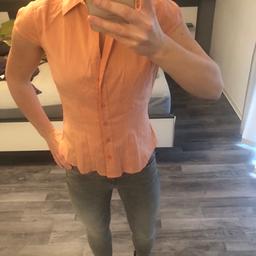 Ich verkaufe hier eine Bluse in orange von H&M. Die Bluse ist nur einmal getragen worden.
Die Länge ist 59cm und die Achselweite 47cm (ist aber Stretch und dehnt sich auch noch).
Wir sind ein tierfreier Nichtraucherhaushalt.
Versand ist bei Kostenübernahme möglich.
Bei Fragen gerne anschreiben.