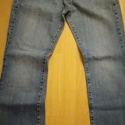 Levi's 525 Jeans 31/30, getragen, mit Reissverschluss

tierfreier NR-Haushalt

Versand innerhalb Österreichs: zuzüglich EUR 4,--

#springclean