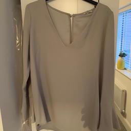 River Island Top
Size - 12
Fantastic condition
Smoke and pet free home
Hardly worn