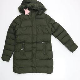 BNWT Trendy Parka Green Coat with fur around the hood.

I am currently having a clear out, this coat was brought for my grandchild but never been worn.

Great quality, grab a bargain as selling for just £9.50. No offers, as already selling at a great price!