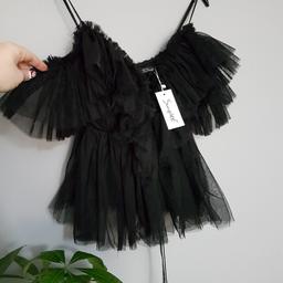 BNWT Simply Be size S beautiful tulle flounces black cropp top. Collection or postage (Royal Mail second class with signature £4,20). Any questions feel free to ask. All my items are on other sites. Open on sensible offers on bundle. Please have a look on my other items