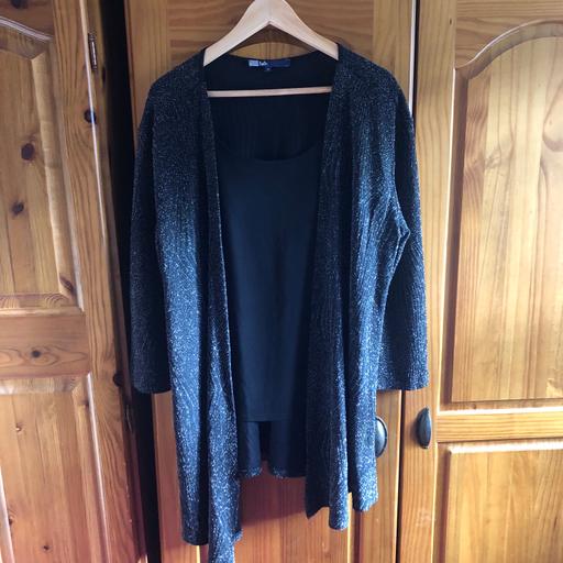 Buy & Sell West Midlands Sandwell - Photos for 2 in 1 long top size 20