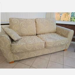 Lavenham luxury 2 seater sofa bed.
Excellent condition some slight colour differences  in parts see pics 
Bed settee has had little use from sleeping part