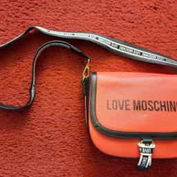 Neue Tasche von Love Moschino.
#springclean