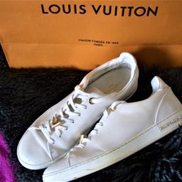 Biete Louis Vuitton Leder Sneakers Gr. 41 an
Original 100 % Rechnung natürlich vorhanden !!!
Mit Gebrauchsspuren 
Keine Gewährleistungen / keine Rücknahme / Privatverkauf