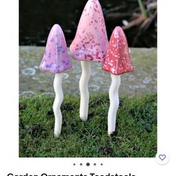 4 Mushrooms Garden Ornaments. Used but very good condition