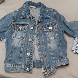 Girls denim jacket aged 7. Excellent condition only worn a couple of times.