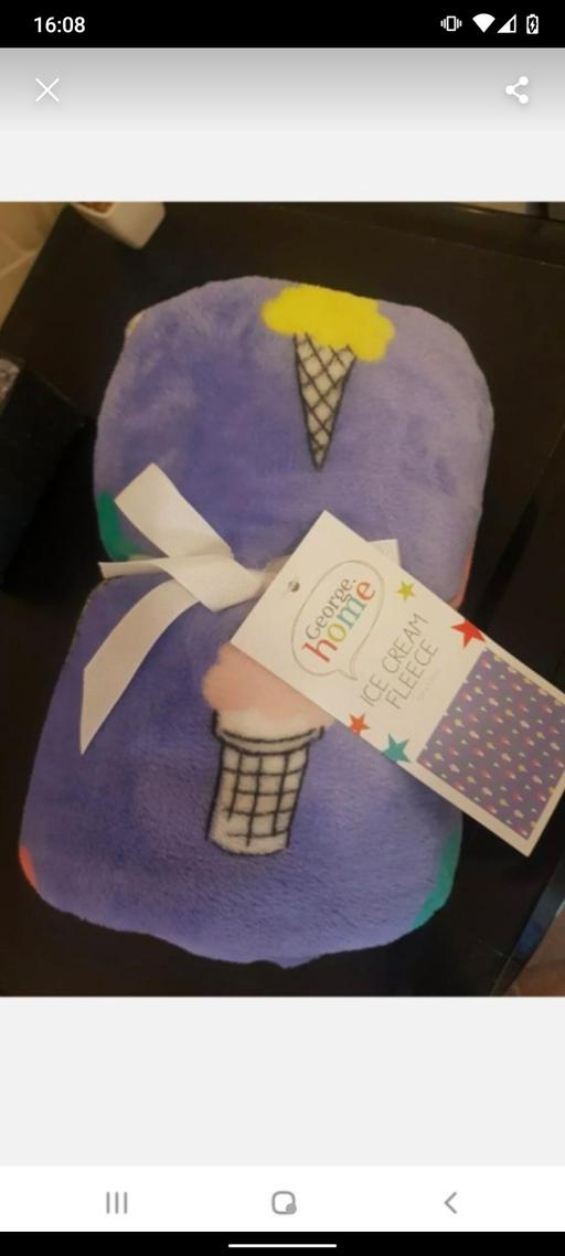 Buy & Sell West Midlands Sandwell - Photos for purple ice-cream fleece blanket new
