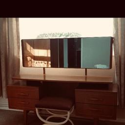 1970 dressing table 
Perfect condition 
Sturdy wood 
Collection only