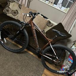 bike is pictured no nasty marks etc 
29” wheels no buckles 
tyres like new still
18” frame 
24 speed sram gears 
tektro disc brakes 

bike is all working pefectly no issues at all