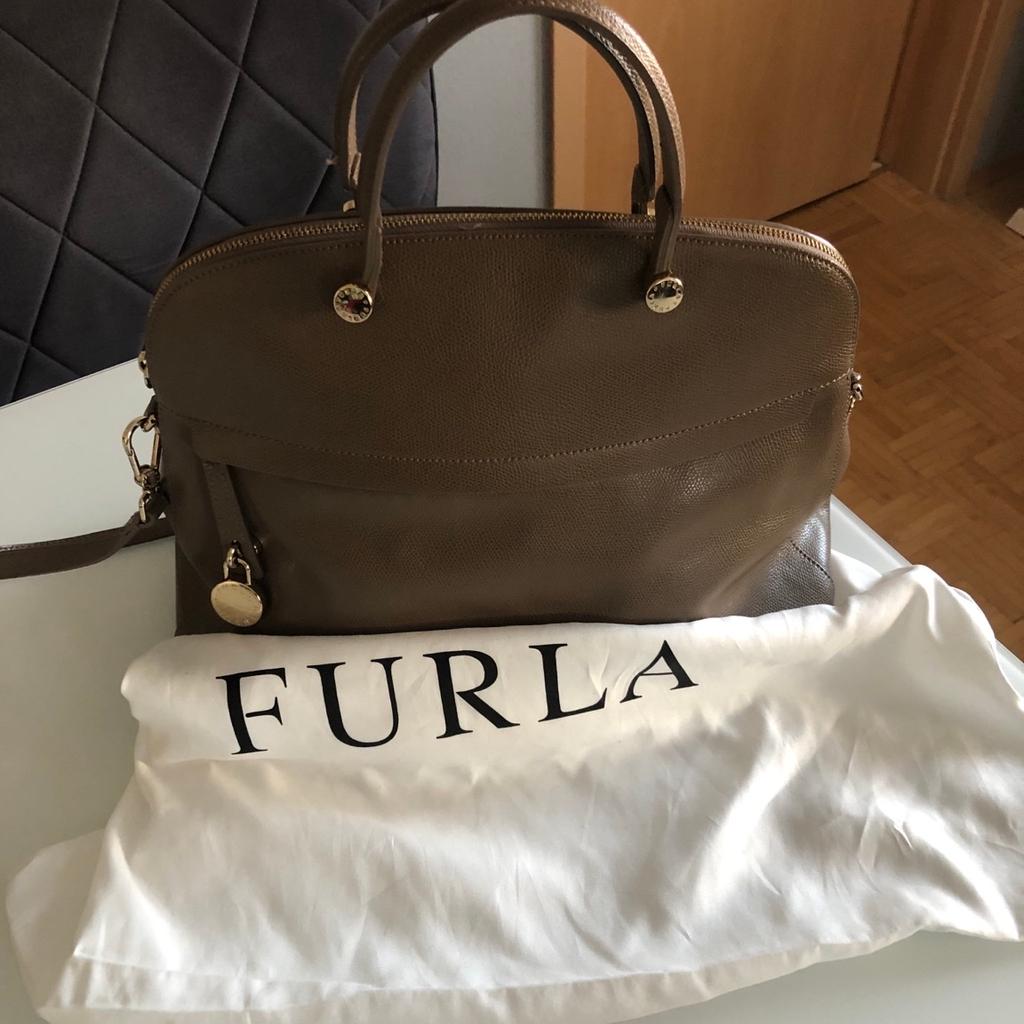 Verkaufe eine Furla Handtasche in einem sehr guten Zustand.