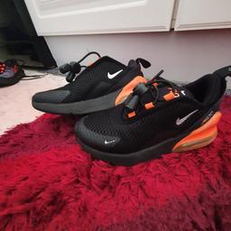 BRILL condition Air max 270 in black/orange, I changed laces for draw string ones as easier for my son to put on himself, grip at bottom hardly worn in at all as seen in pic 4. Only thing is little tick on front side faded a little as seen in last pic.
Selling as now to small.
IM ALSO SELLING A PAIR IN BLACK/BLUE ALSO BRILL CONDITION.

COLLECTION WELCOME FROM PRESTON PR1