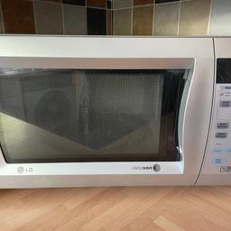 LG Microwave Oven
Silver grey colour. 
Fully functional. Works fine. 
Small chip on base plate…does not affect use. 
Needs Inside bulb…but works without. 

Collection only from WV14 9HB