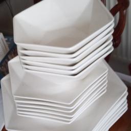 Octagonal dinner and Tea plates 6 of each also 6soup/dessert dishes in white in good condition
collection Mexborough S64 OQJ