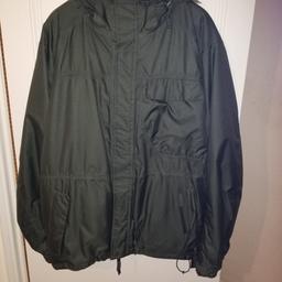 great ski jacket, with zipped pockets, taped seams, snow skirt, security pocket, goggle storage, detachable hood
large but fits more like XL

collection or postage available