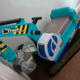 Boys large sit on toy excavator. Crane moves up and down and opens and closes. Only had it for Xmas but he had two very similar. Collection from Tipton