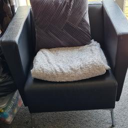 reception/office style tub chair.

Big and comfy.

Collection only b71