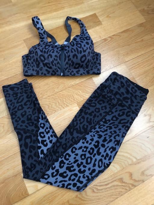 Buy & Sell Brent Kenton - Harrow - Photos for Victoria Sports leggings and bra top