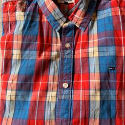 Tommy Hilfiger Hemd Gr. XL rot/blau
ungetragen nur gewaschen ( zu groß )
Tierfreier / Nichtraucherhaushalt
Versandkosten trägt der Käufer