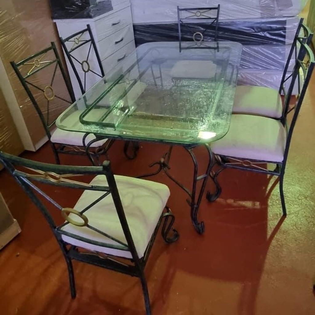 SECOND HAND DINING TABLE & CHAIRS in S65 1sl Rotherham für 100,00 £ zum