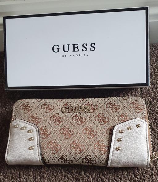 Buy & Sell Reading - Photos for New Guess Zip Purse