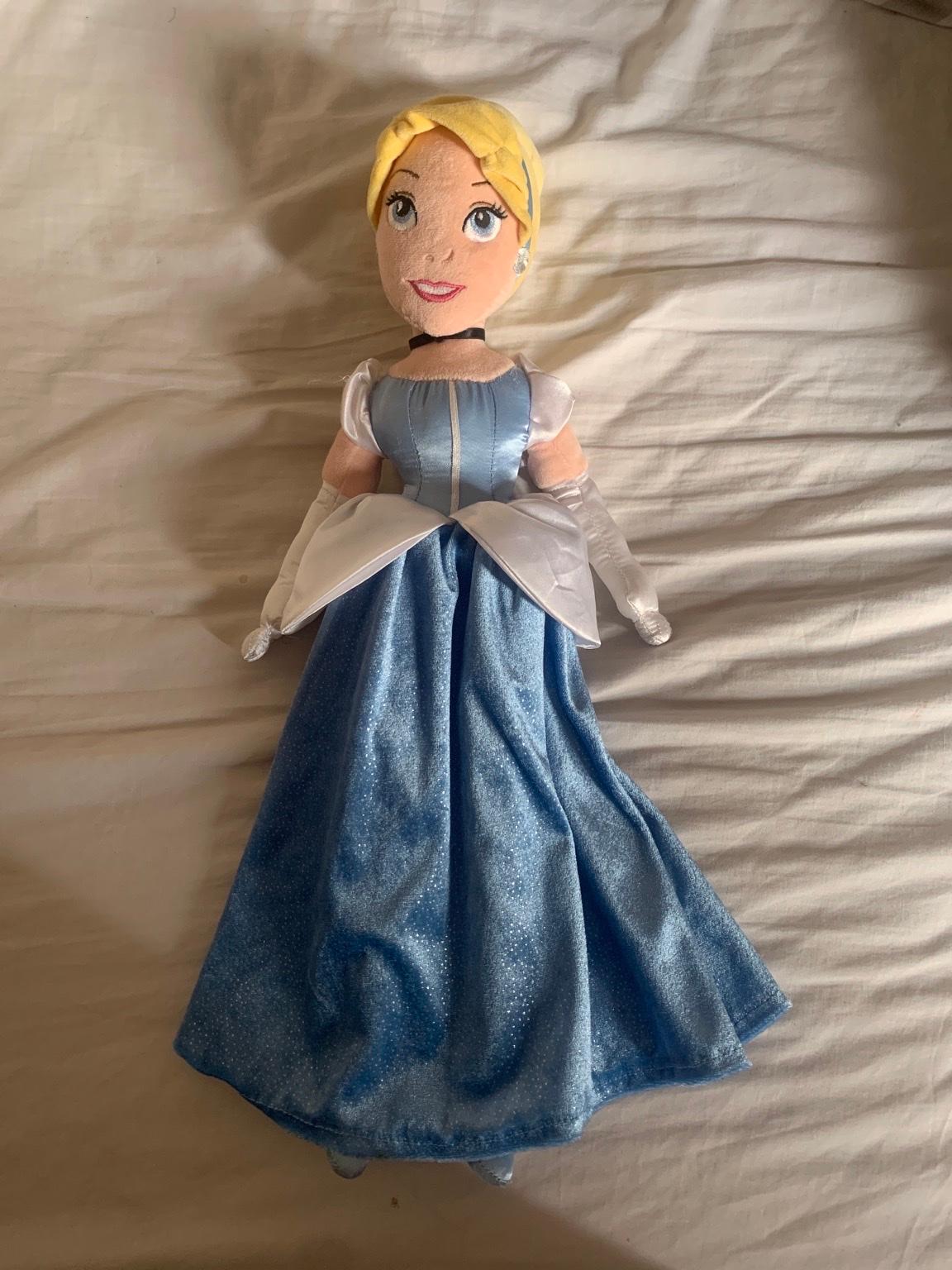 Cinderella soft doll in S64 Doncaster for £3.00 for sale | Shpock