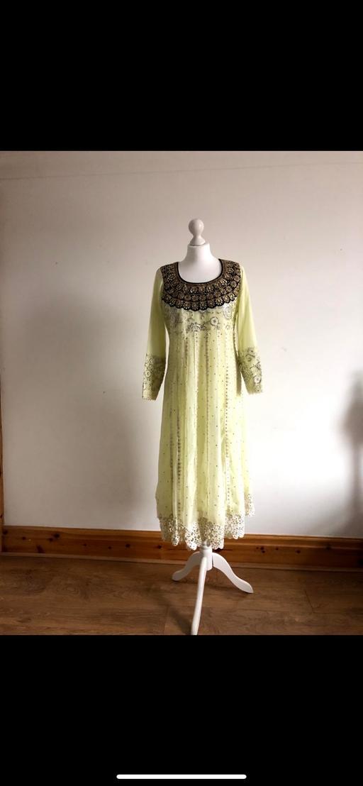 Buy & Sell Lancashire Chorley - Photos for Women’s Size 12 Yellow Embellished Dress