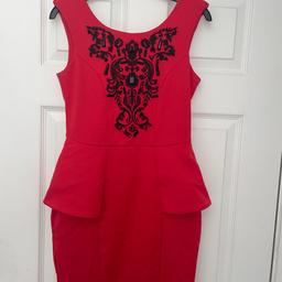 Lipsy size 10 Midi dress in like new condition, worn once.
Comes from a pet and smoke free home.
Collection Wombwell, Barnsley or can post for a fee.
Please note I have many other items for sale, please take a look, thanks 