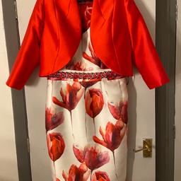 Never worn, true to size
Size 38 or M or UK 10
Dress and jacket
Comes from a smoke free home
Kept on excellent condition
Rrp £495 so am absolute bargain!!!