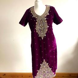 Women’s Size 12 Stunning Purple Velvet South Asian Indian Ethnic Dress 🌻
Brand new ✨