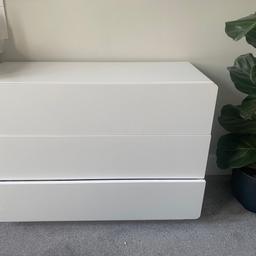 White glossy chest of drawers. Good condition but with some scratches on the top and sides. 
Dimensions 72cm x 100cm x 40cm
Quite heavy
Collection only near Goodge Street/Russell Square station