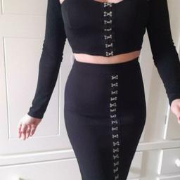 new pretty little thing black co ord suit size 8
top and midi skirt