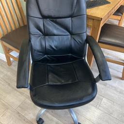 Office chair from Argos
Very comfortable
Very good condition