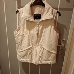 padded gillet by Dorothy Perkins
soft outer material 2 front zip pockets
size 10