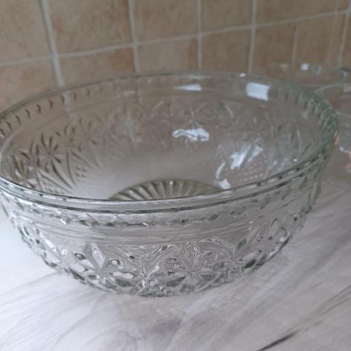 Buy & Sell West Yorkshire Kirklees - Photos for Trifle dish and 6 glass sundae di