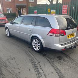Vauxhall vectra for sale
In overall good condition
There is marks on the bodywork as expected for its age
115k miles
MOT ran out in January but passed without any advisories this can be checked on DVLA
Upgrade audio system worth £300
Looking for quick sale 
Grab a bargain 
£550 ono