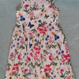 Kleidchen
H&M
weiß
Größe 134 / 140
100% Baumwolle
mit Blumen und Schmetterlingen
Gebraucht
Guter Zustand

Privatverkauf. Keine Rücknahme. Versandkosten trägt Käufer. Auch Selbstabholung möglich.