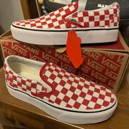 Size 6
Red checkered vans
Never worn
