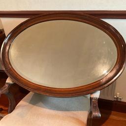 A nice late Edwardian oval bevelled edged mirror in nice condition.
The marquetry within the frame is in good condition.
Measures 33 1/2” (85cm) x 24” (60cm.
Retailed by Bertram C Lees between 1914-1926
