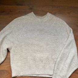 Super erhaltenes oversized Pullover von Asos in Beige. Größe 36
