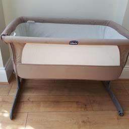 Crib comes with the bag and four chicco sheets.
There are a few small marks (see photos).
Collection only N2 8BE.