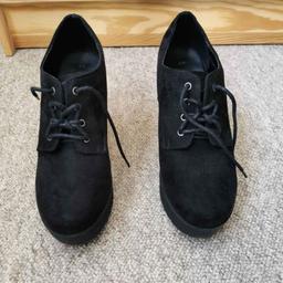 Sweden black shoes
Size 5
Very light and comfortable
Collection only