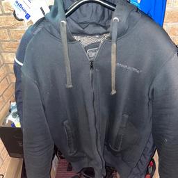 Fully armoured with shoulder & back protectors!
Nice jacket for summer weather
Small scuffs on shoulder, with small hole (see photo)
Size M (42)
£20 ONO