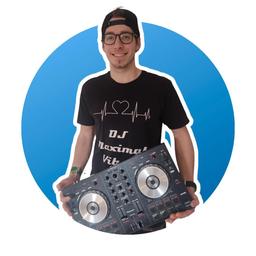 Moin :)

Ich bin Max, 27 Jahre alt und lege gerne als Gelegenheits-DJ auf. Mich berührt Musik sehr und ich liebe es, mein Publikum in Stimmung zu bringen.

Große Auswahl an Musikrichtungen, wie:

- Aktuelles (Top Charts)
- Hip-Hop/Trap
- Dubstep
- Dutch/Dirty Electro House
- Dance
- 90``s/2000``s
- Hardcore/Hardstyle
- Schlager/Ballermann

Mein Equipment besteht aus:

- Anlage (2 Tops und 1 Bass)
- Turntables und Mischpult von Reloop
- LED Spots/Nebelmaschine/Mikrofone

Bei Interesse freue mich auf eine Nachricht von dir 😄💥👊😎🎉

Eigene Website: dj-maximal-vibes.de