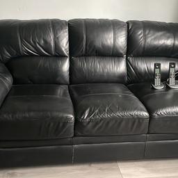 Lovely black leather.
3 seater settee and 2 chairs.
VGC as you can see in the pictures.
A good solid settee not cheap made.
Collection Brimington
S43 1AQ